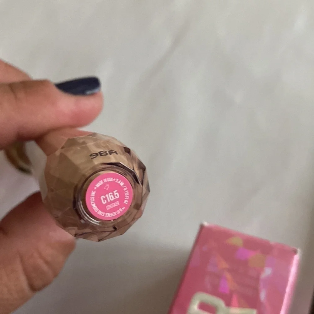 Jeffree Star concealer NEW in box c16.5 magic star‎